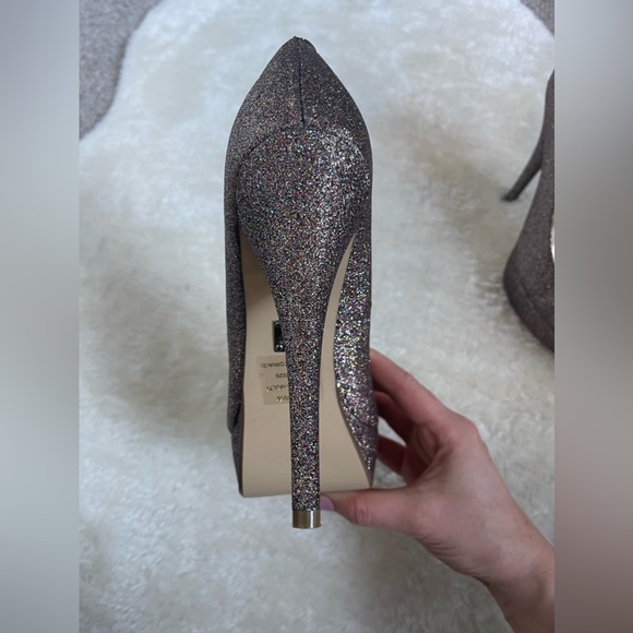 Bakers Shoes - Victoria G Glitter Platform Heels - Size 9 - Picture 9 of 11